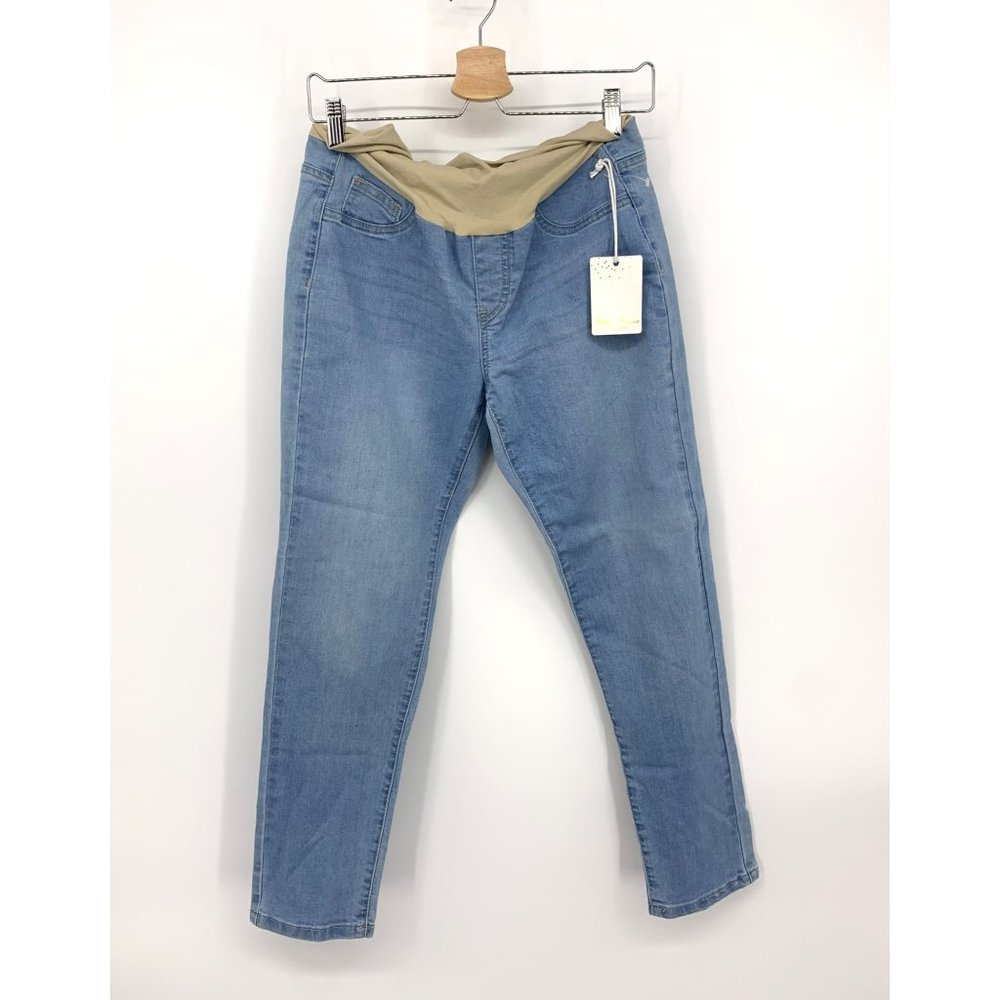 What's Kickin' Maternity light wash jeans NEW WITH TAGS